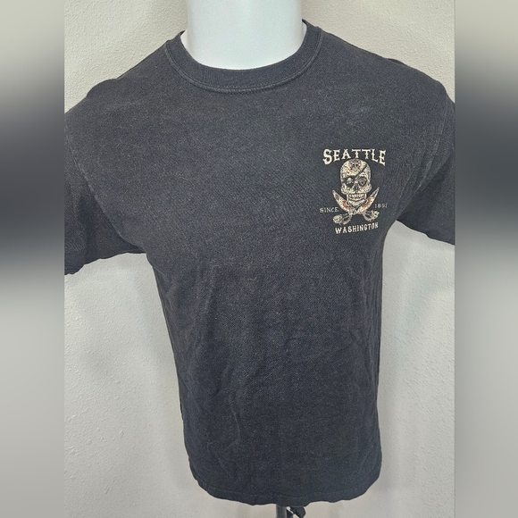 Seattle Washington Pirate Graphic Tee - Picture 1 of 4